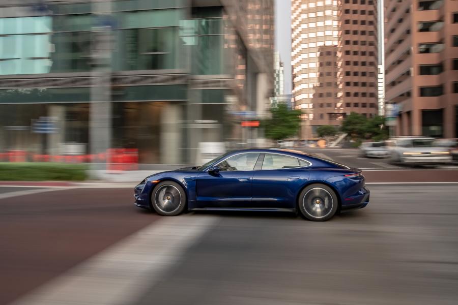  Porsche Taycan Turbo 2019 года  (NA) (фото 8 из 14)